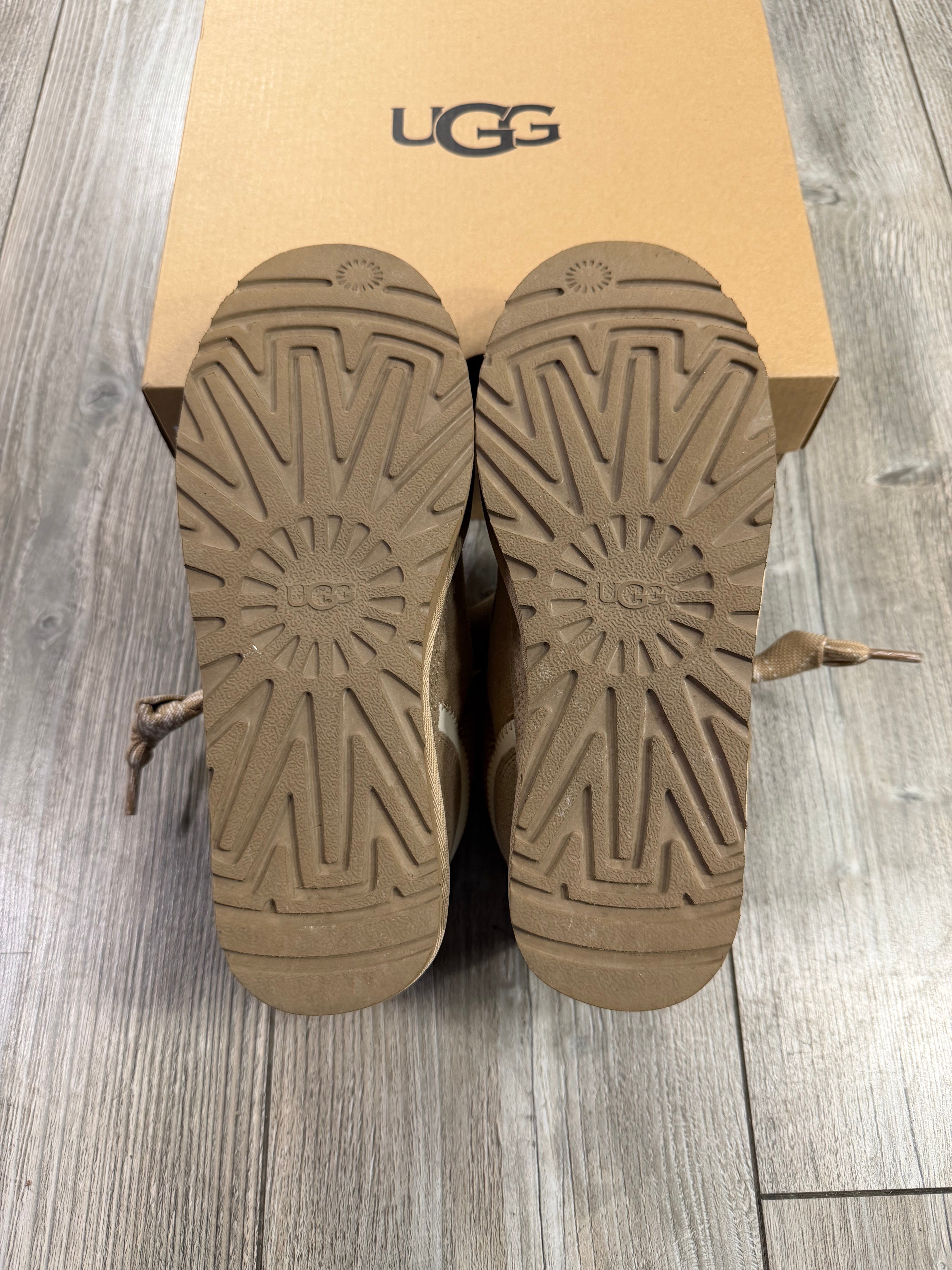 UGG Lowmel Sand (EU38)