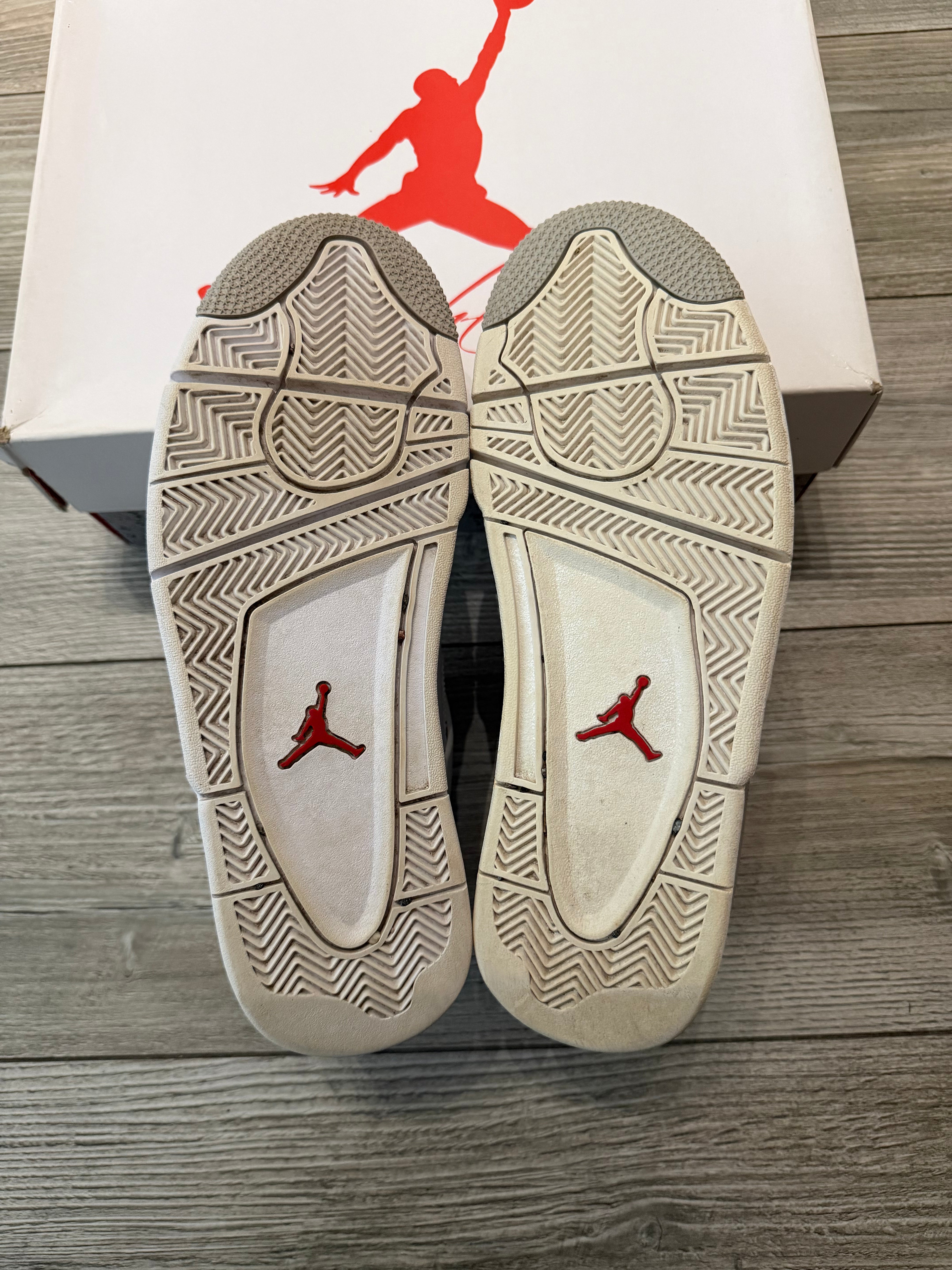 Air Jordan 4 Retro White Oreo (EU43)