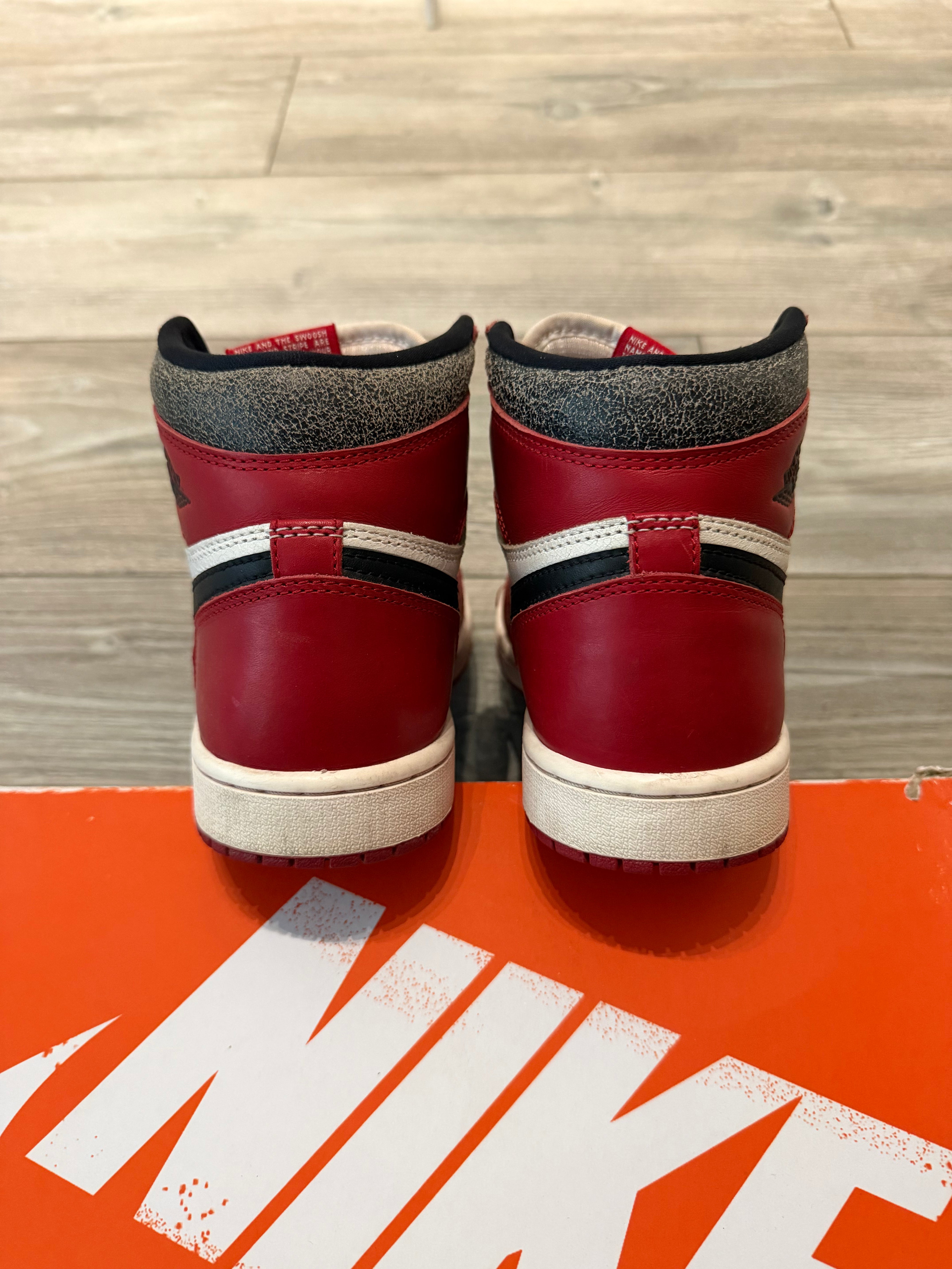 Air Jordan 1 Retro High OG Chicago Lost and Found (EU38.5)