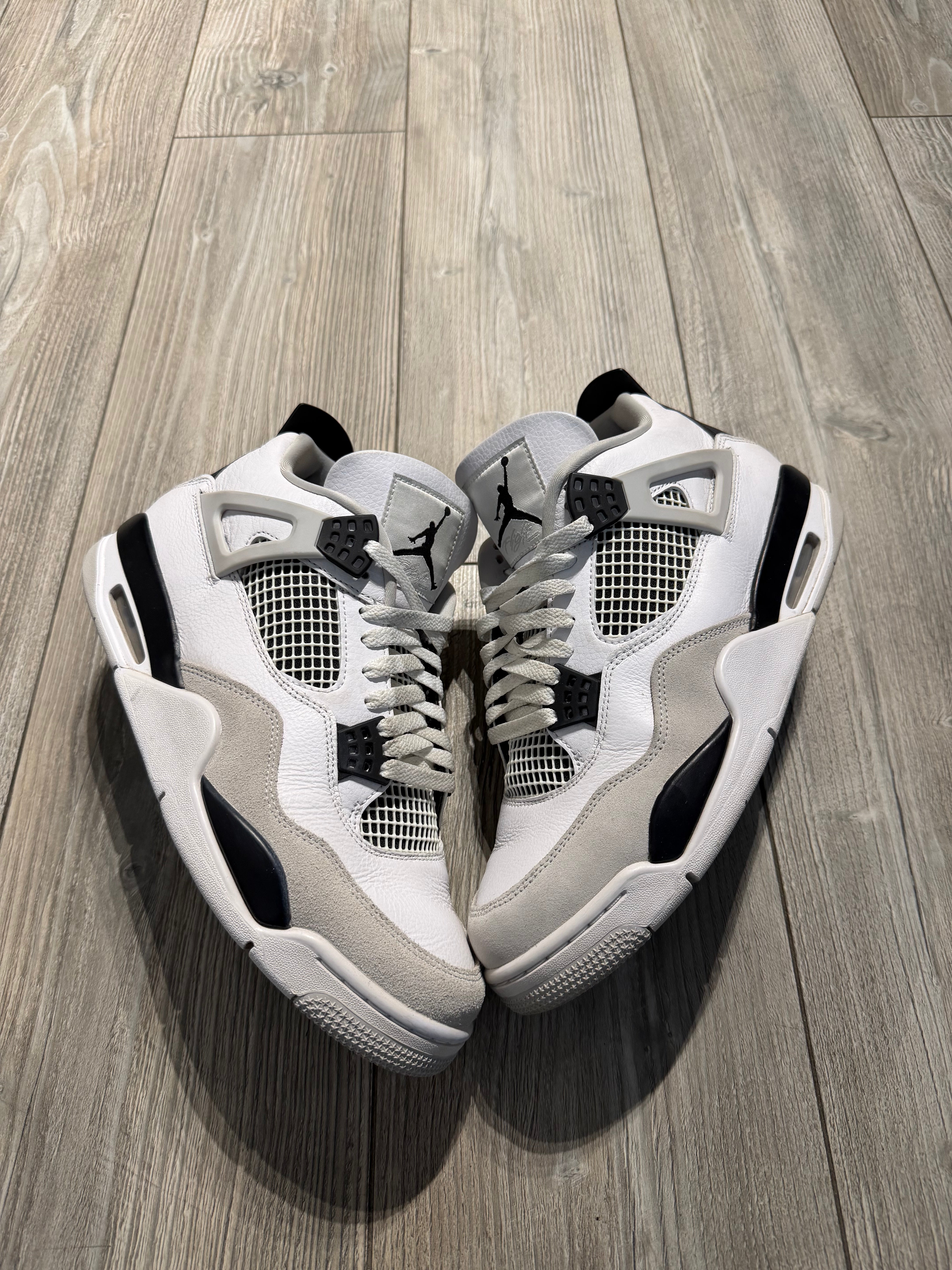 Air Jordan 4 Retro Military Black (EU45)