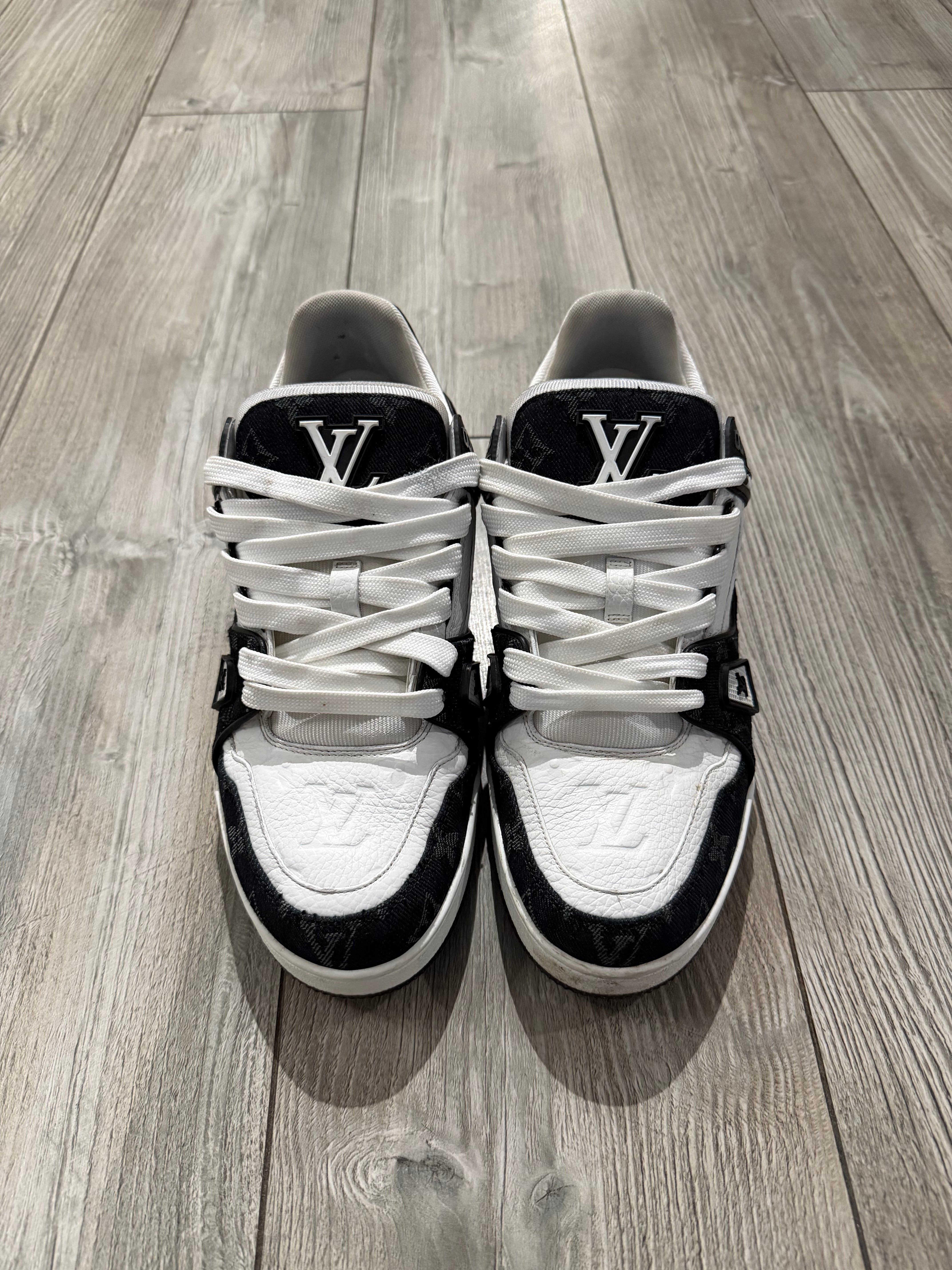 Louis Vuitton LV Trainer White Black (EU40.5)