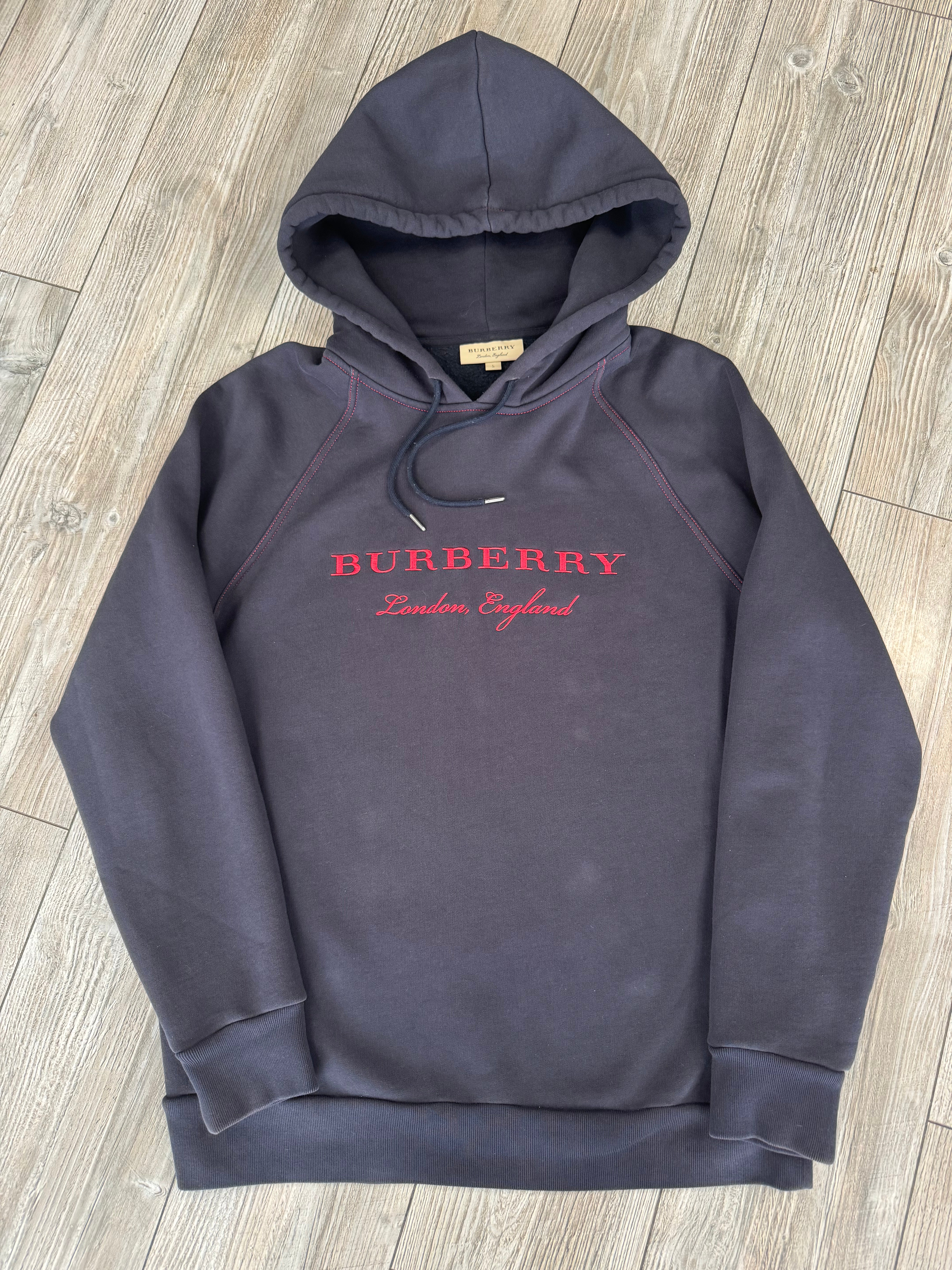 Burberry Hoodie (Fittaa L)