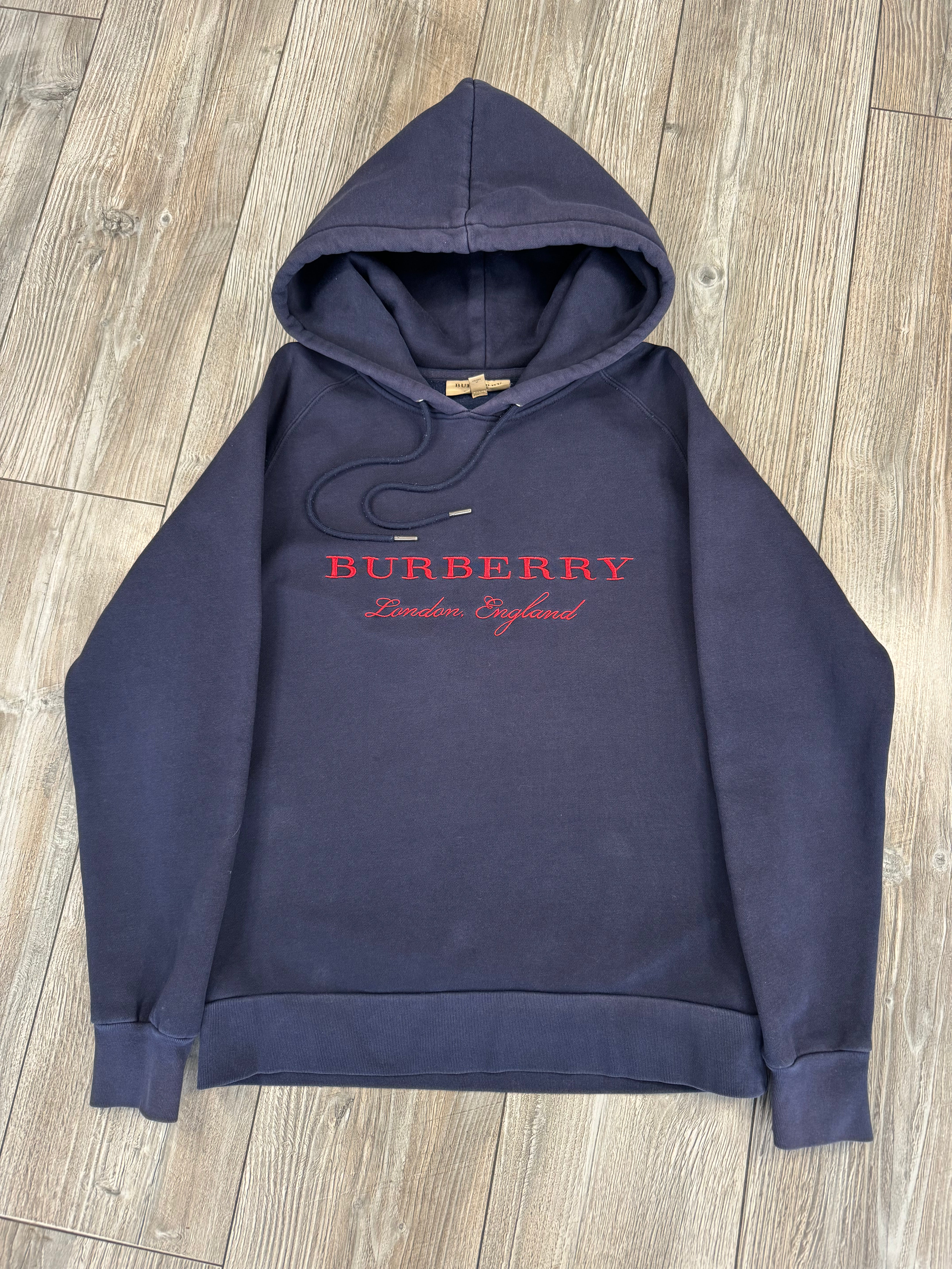 Burberry Hoodie (Fittaa M)
