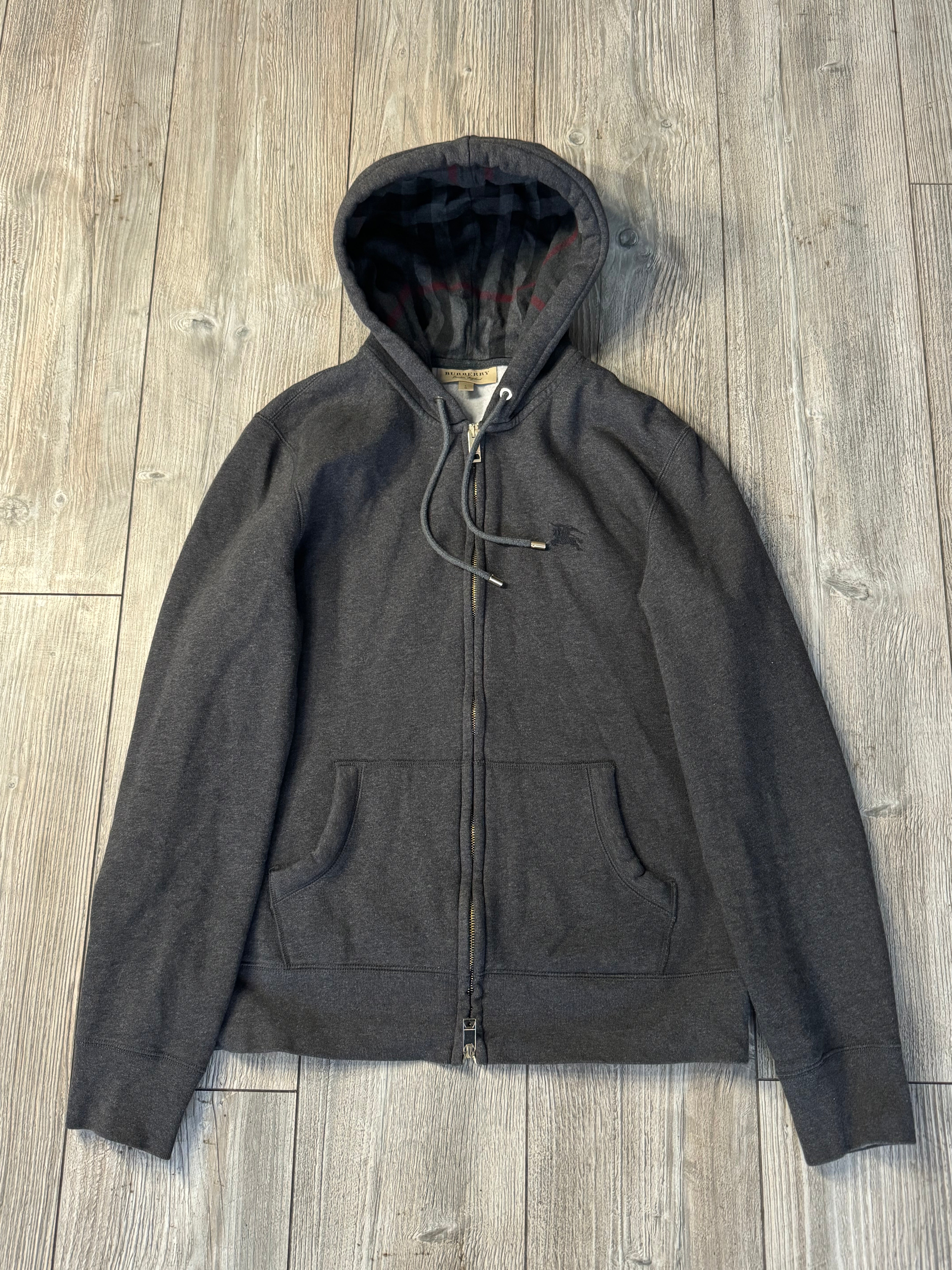 Burberry Zip-Up Hoodie (Fittaa M)