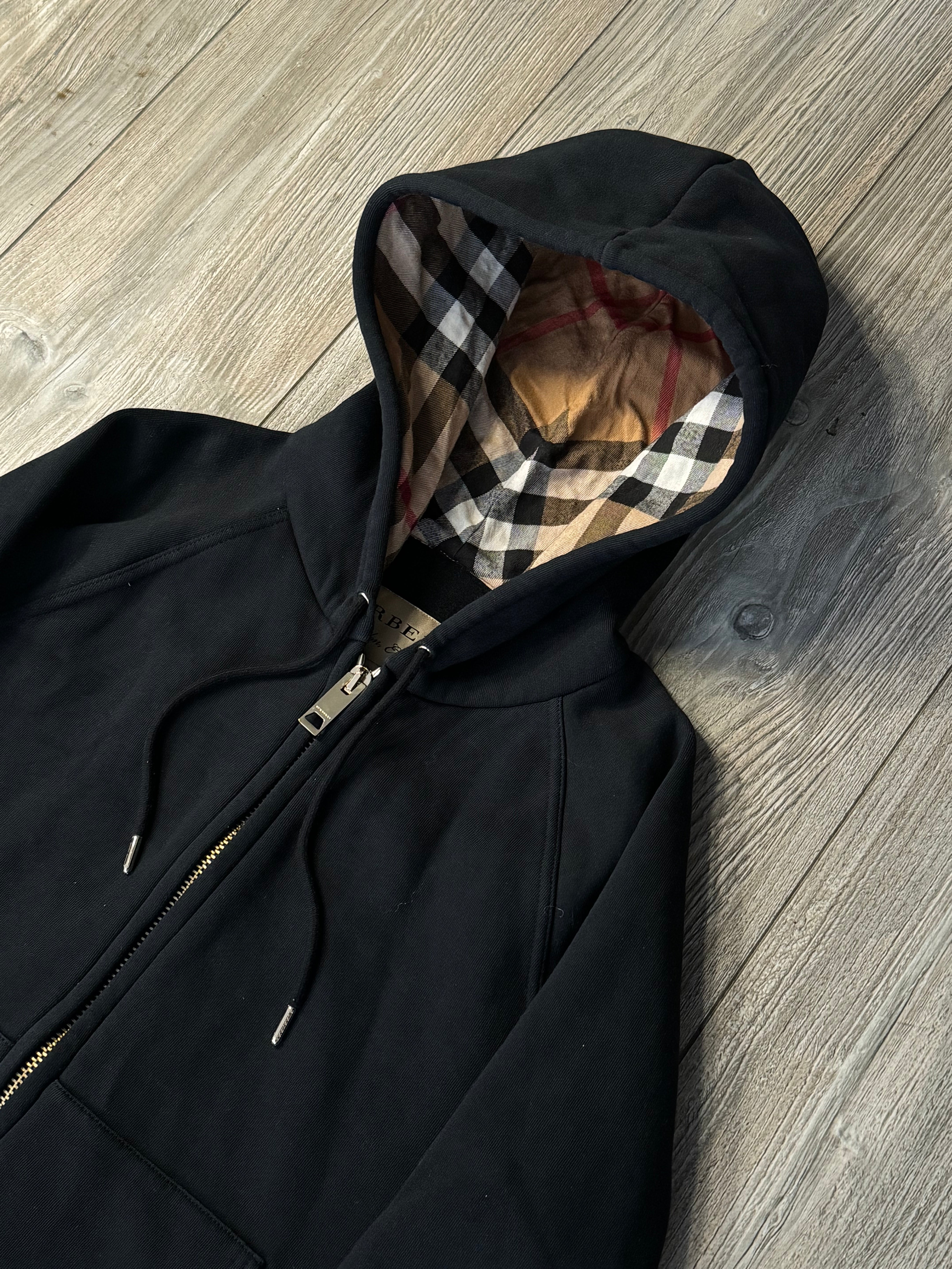 Burberry Zip-Up Hooide (Fittaa XS)