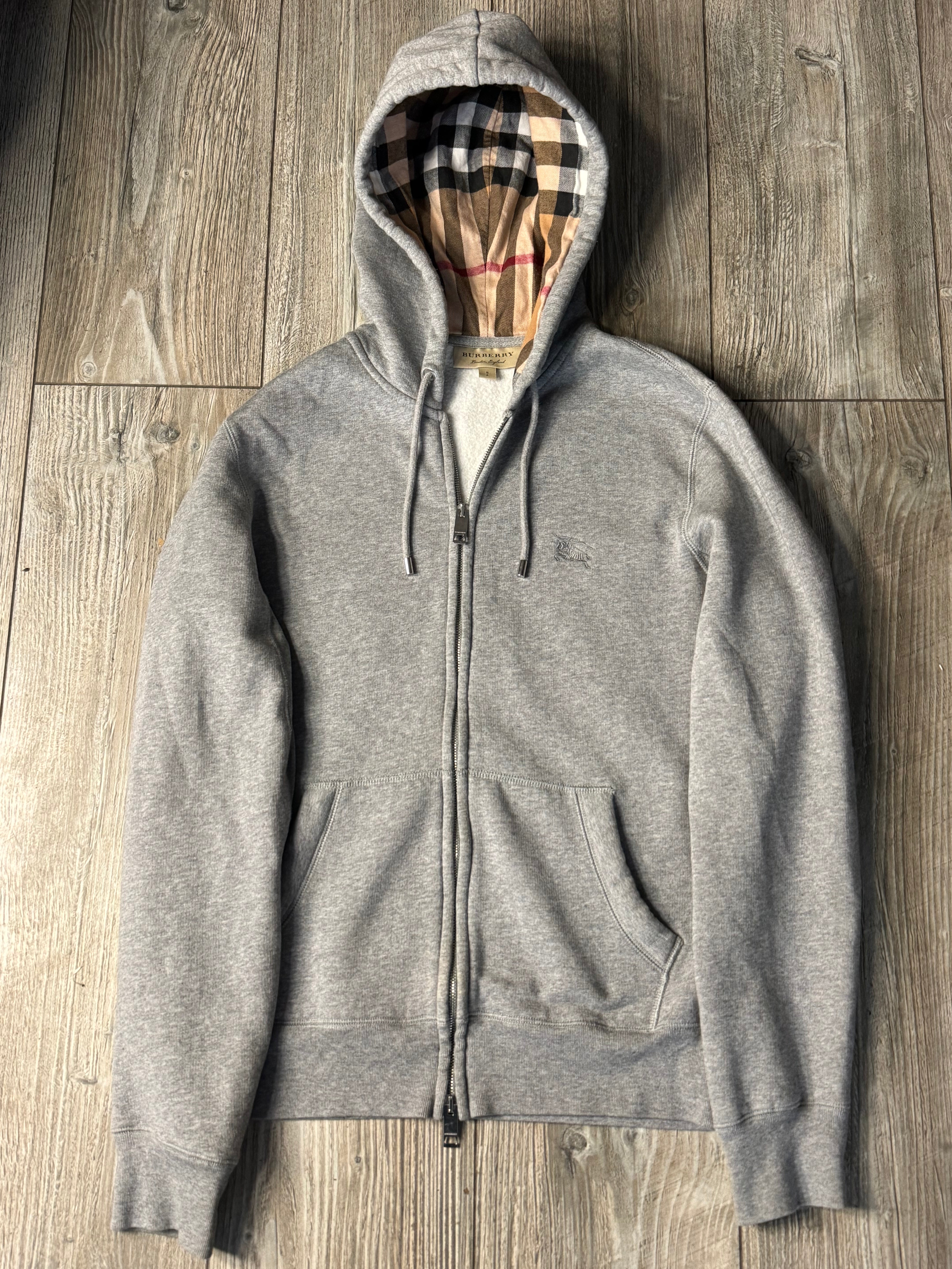Burberry Zip-Up Hoodie (Fittaa S)