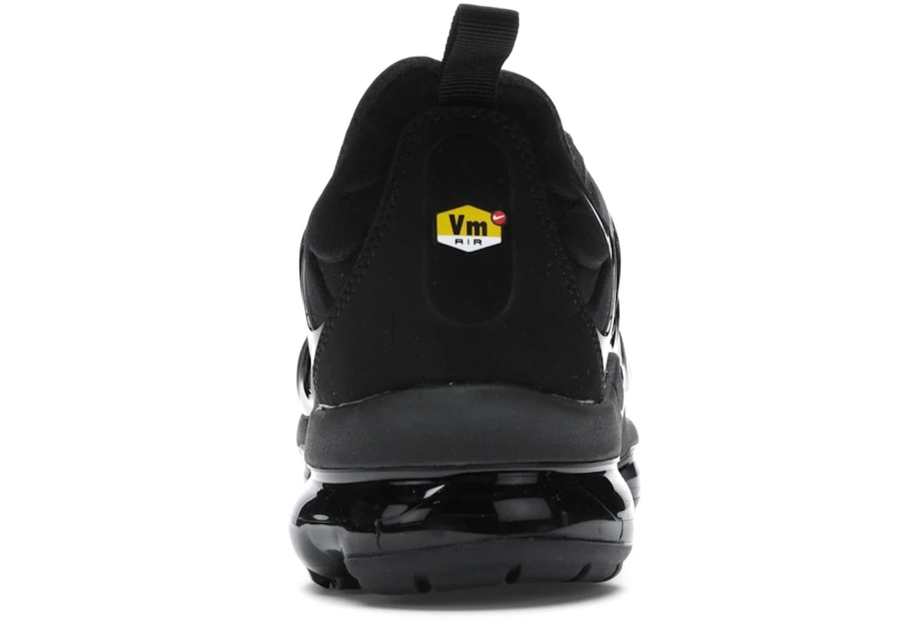 Nike vapormax plus triple black best sale