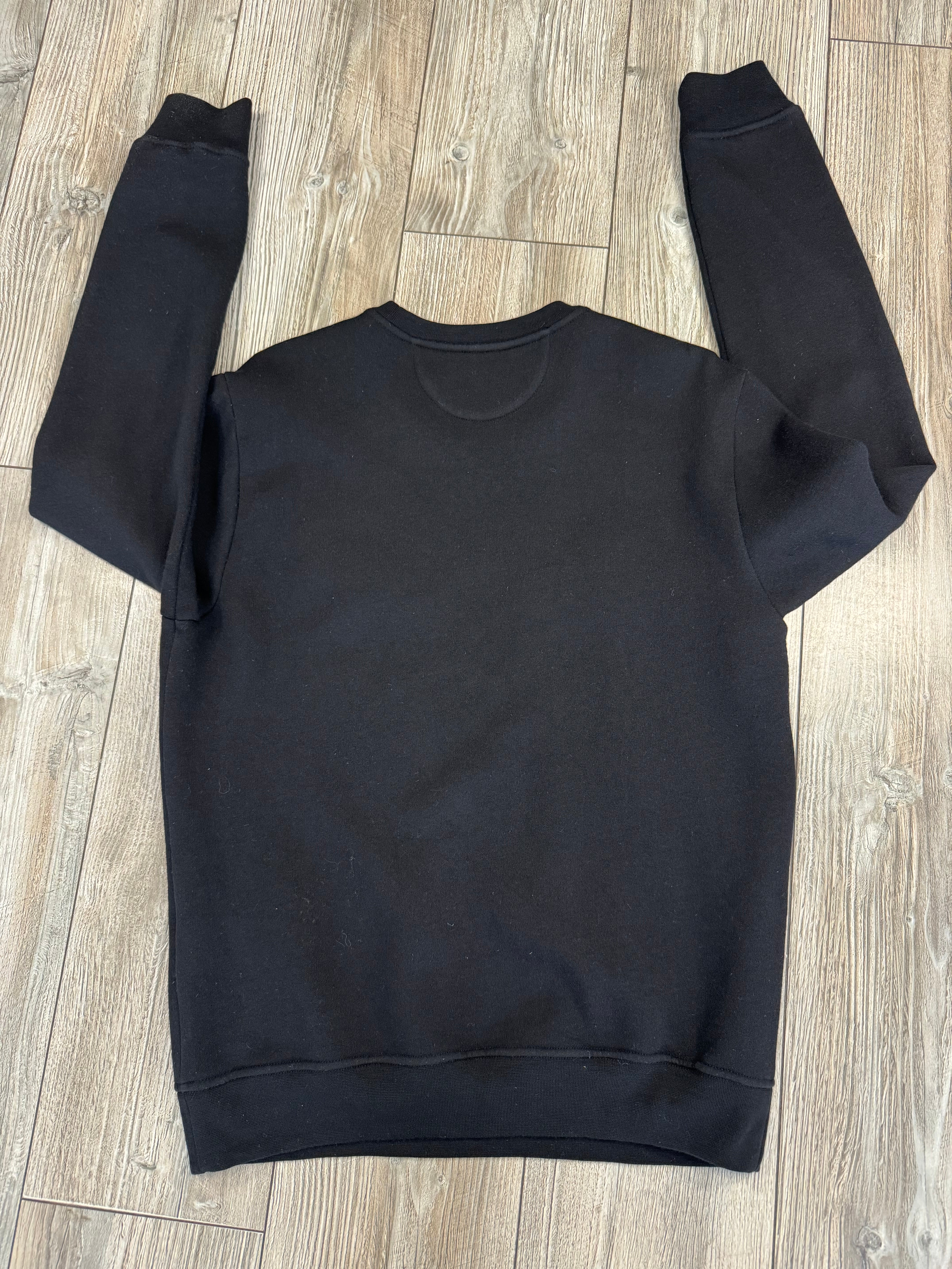 Fendi Sweater (Fittaa M)