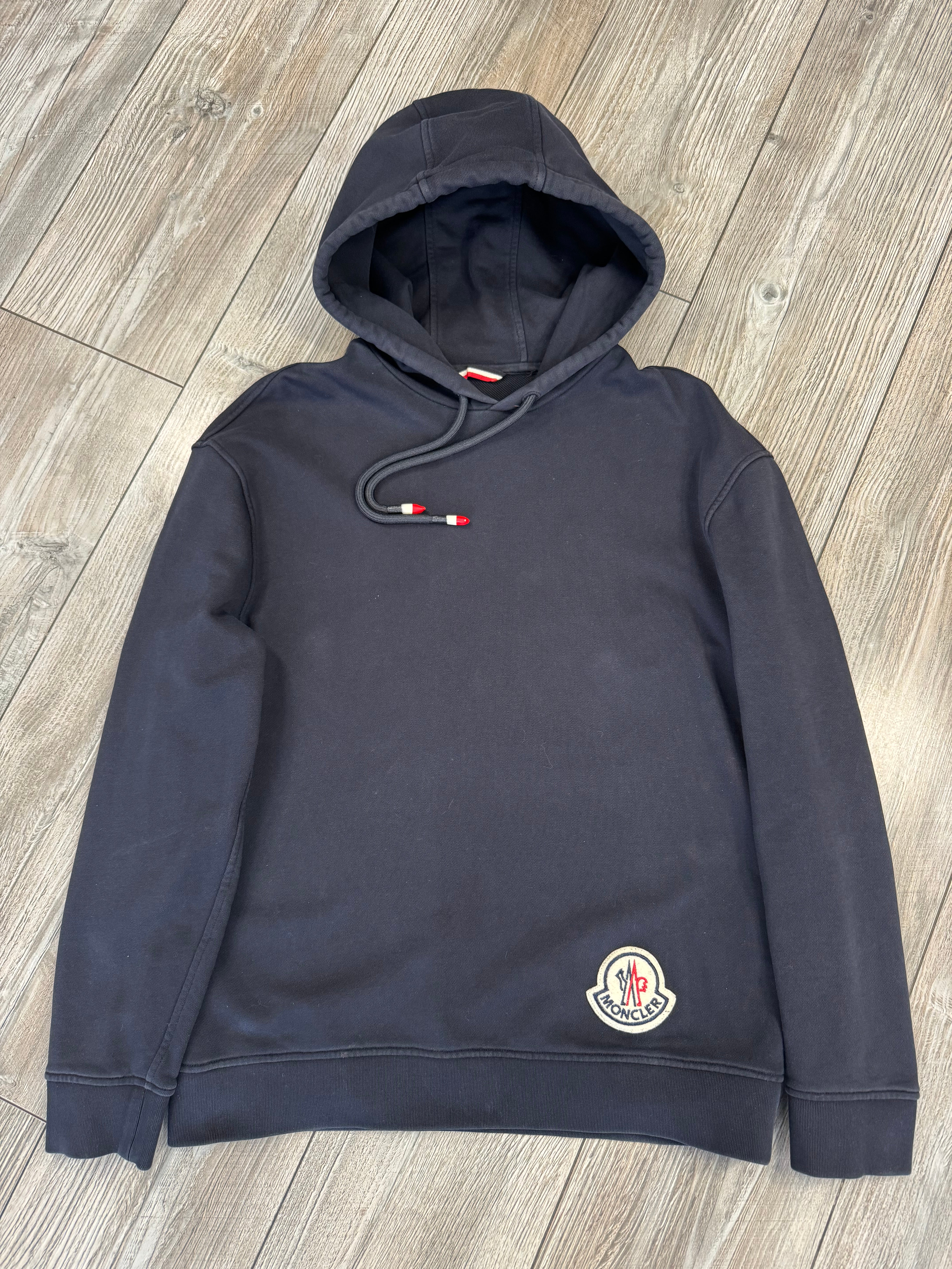Moncler Hoodie (Fittaa M)