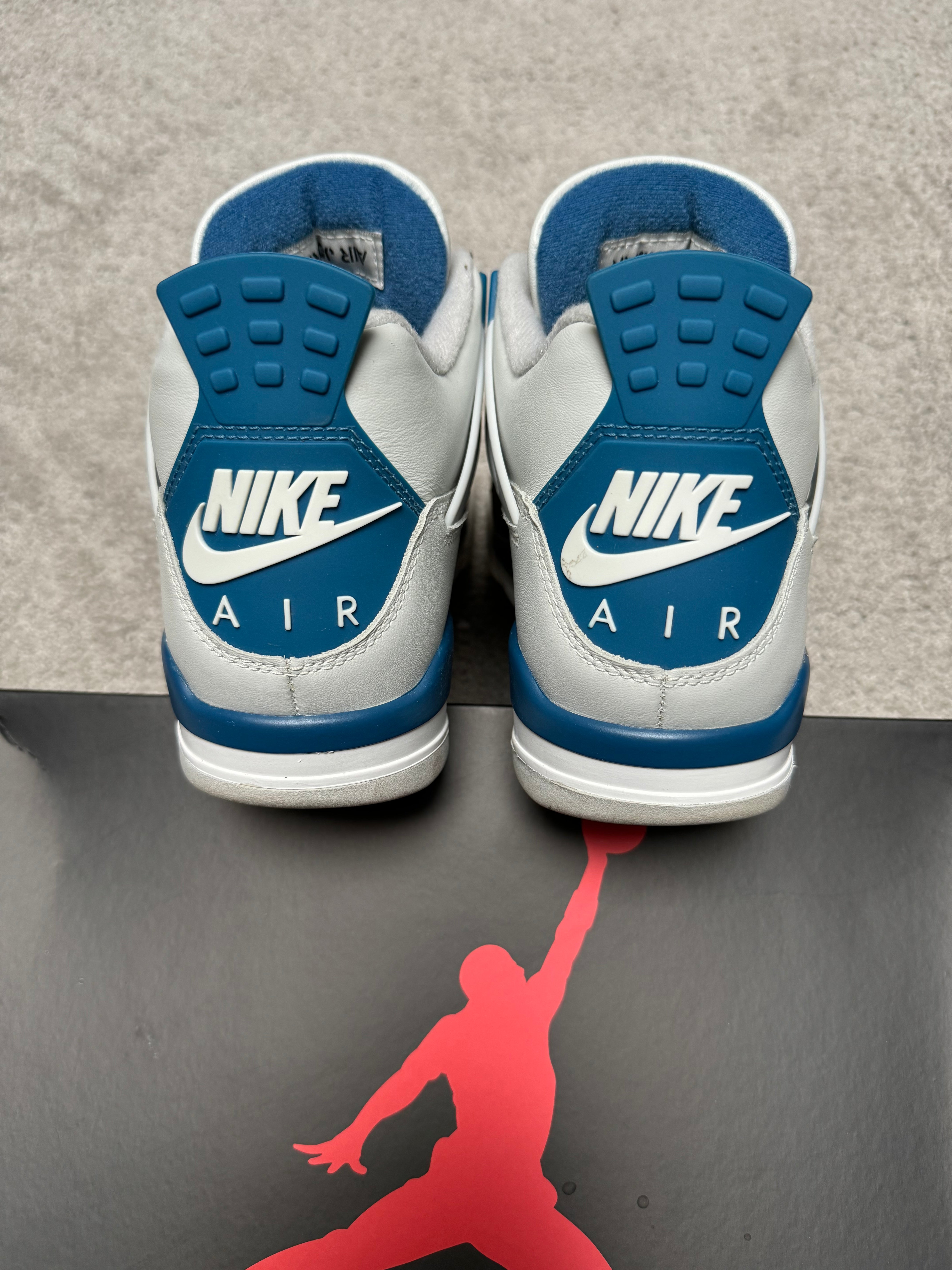 Jordan 4 Military Blue (EU43)