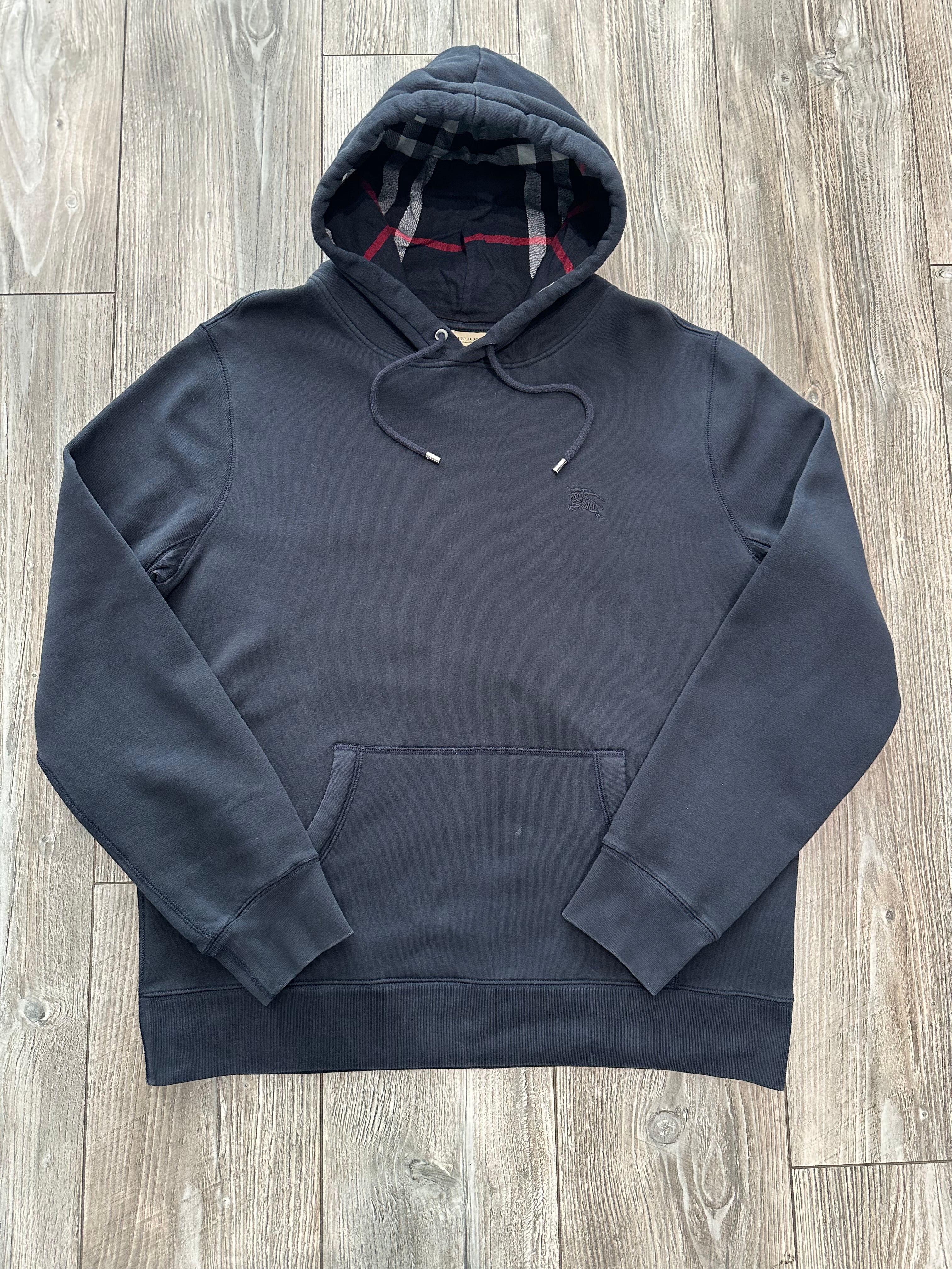 Burberry Hoodie (Fittaa L)