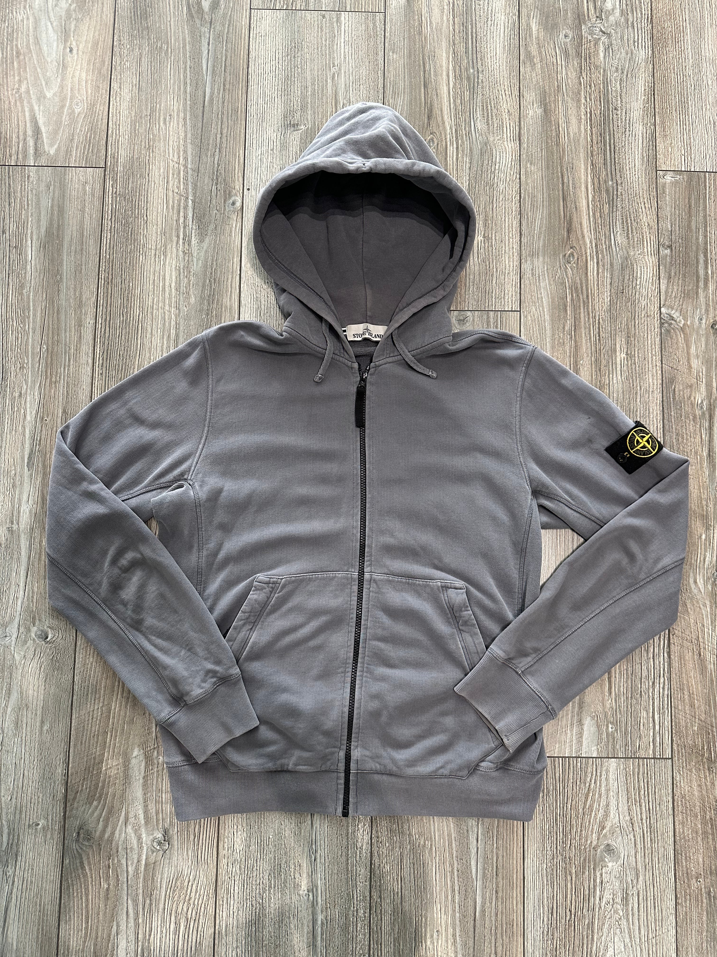 Stone Island Hoodie (Fittaa M)