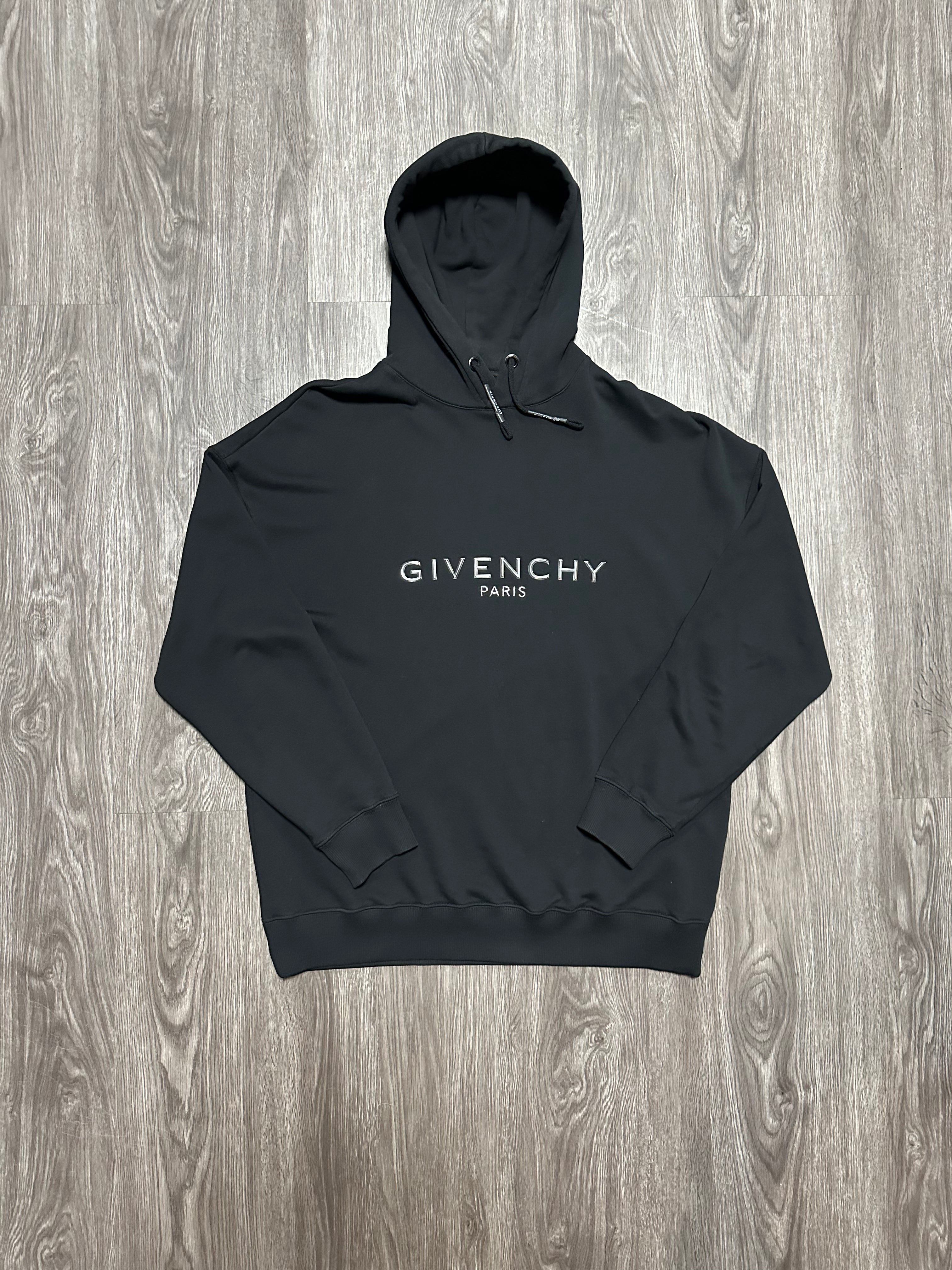 Givenchy Hoodie (Fittaa L)