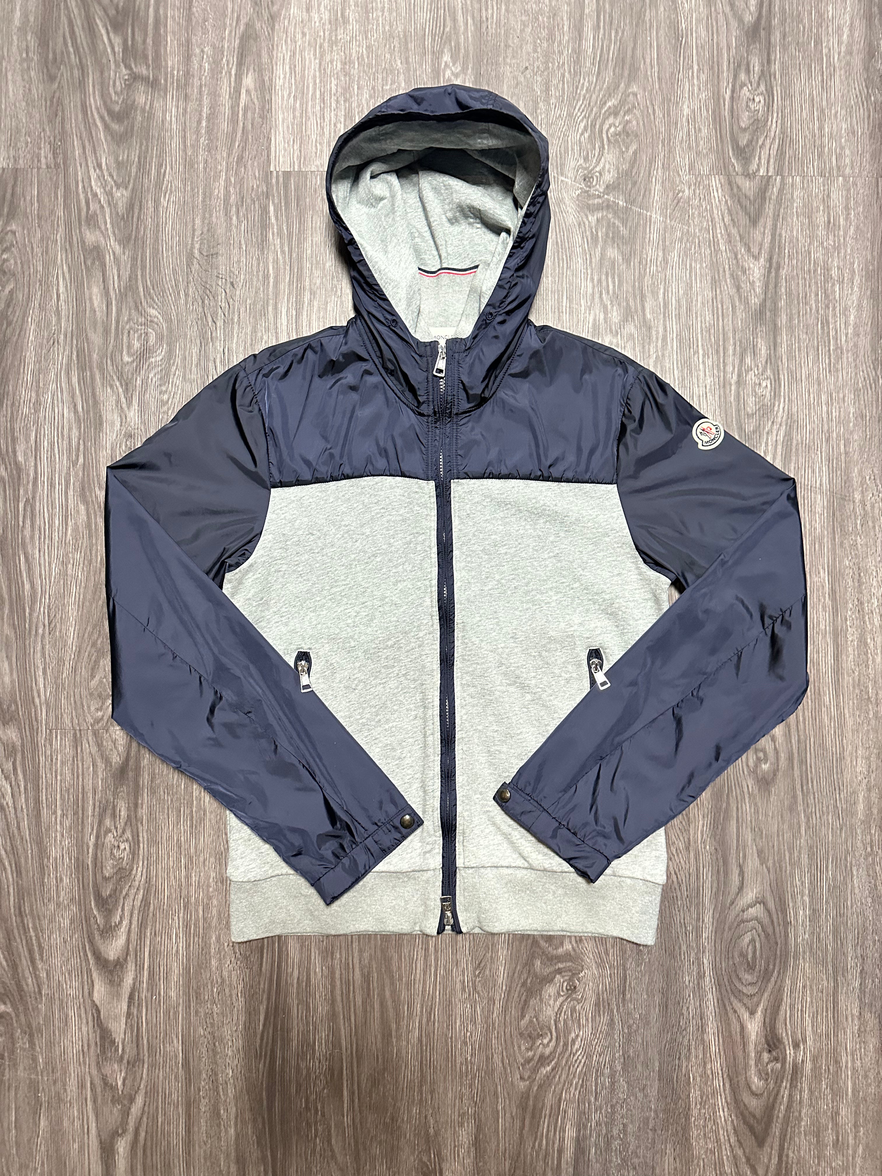 Moncler Cardigan (Fittaa M)