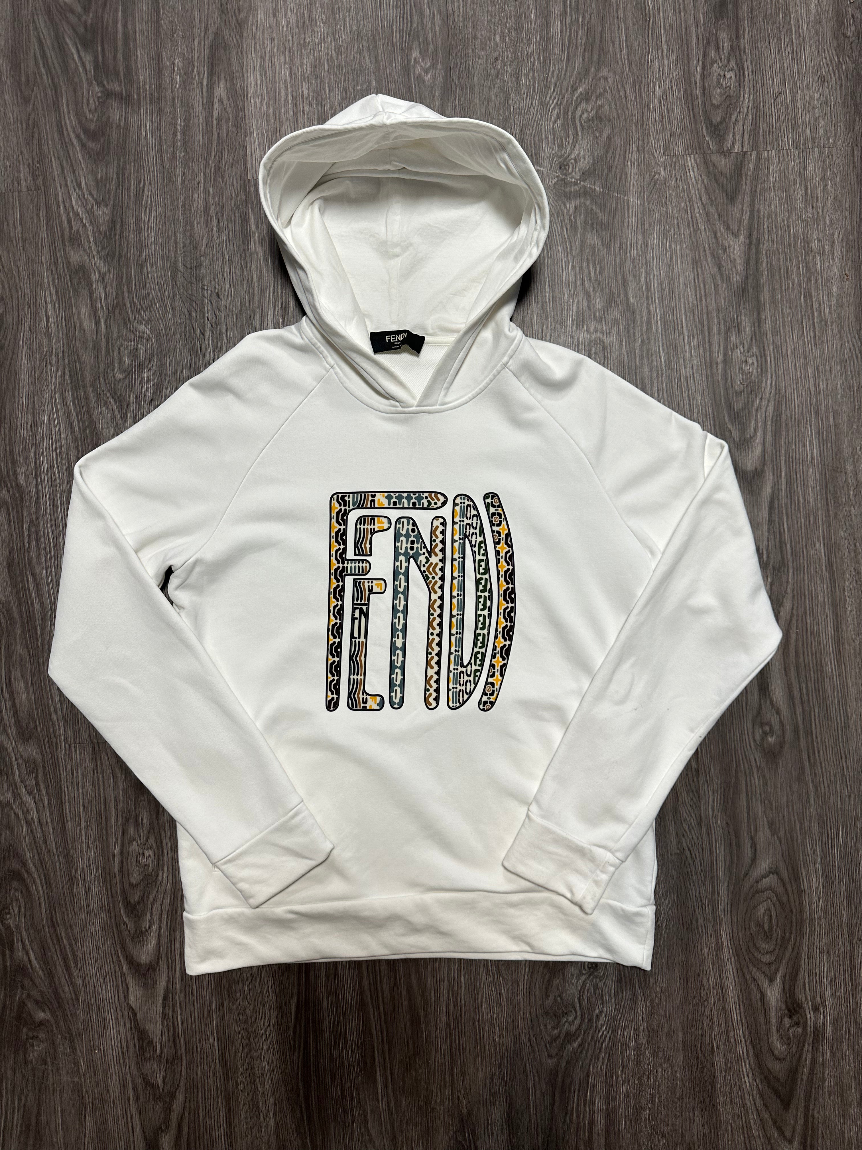Fendi Hoodie (Fittaa M)