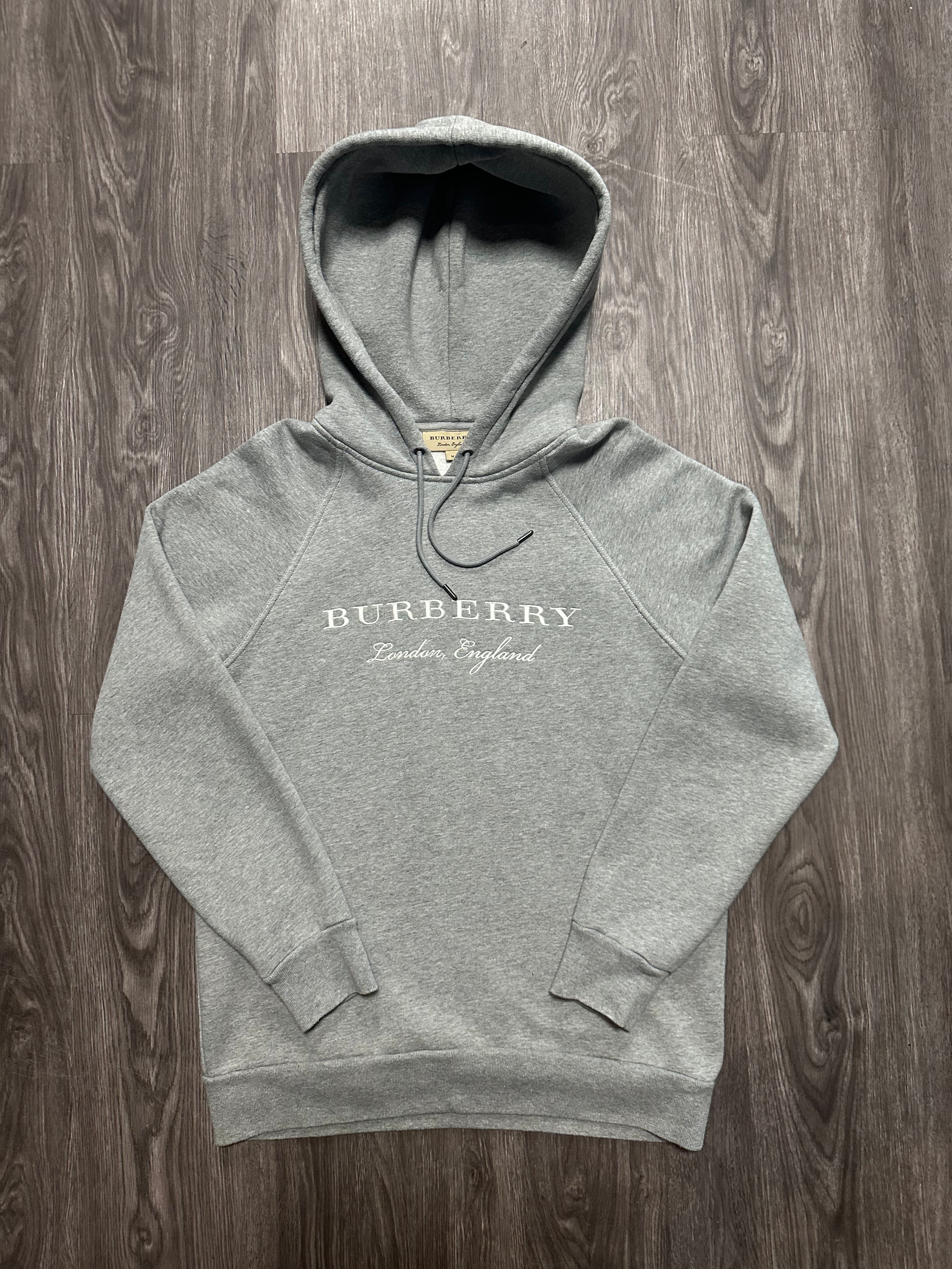 Burberry Hoodie (Fittaa L)