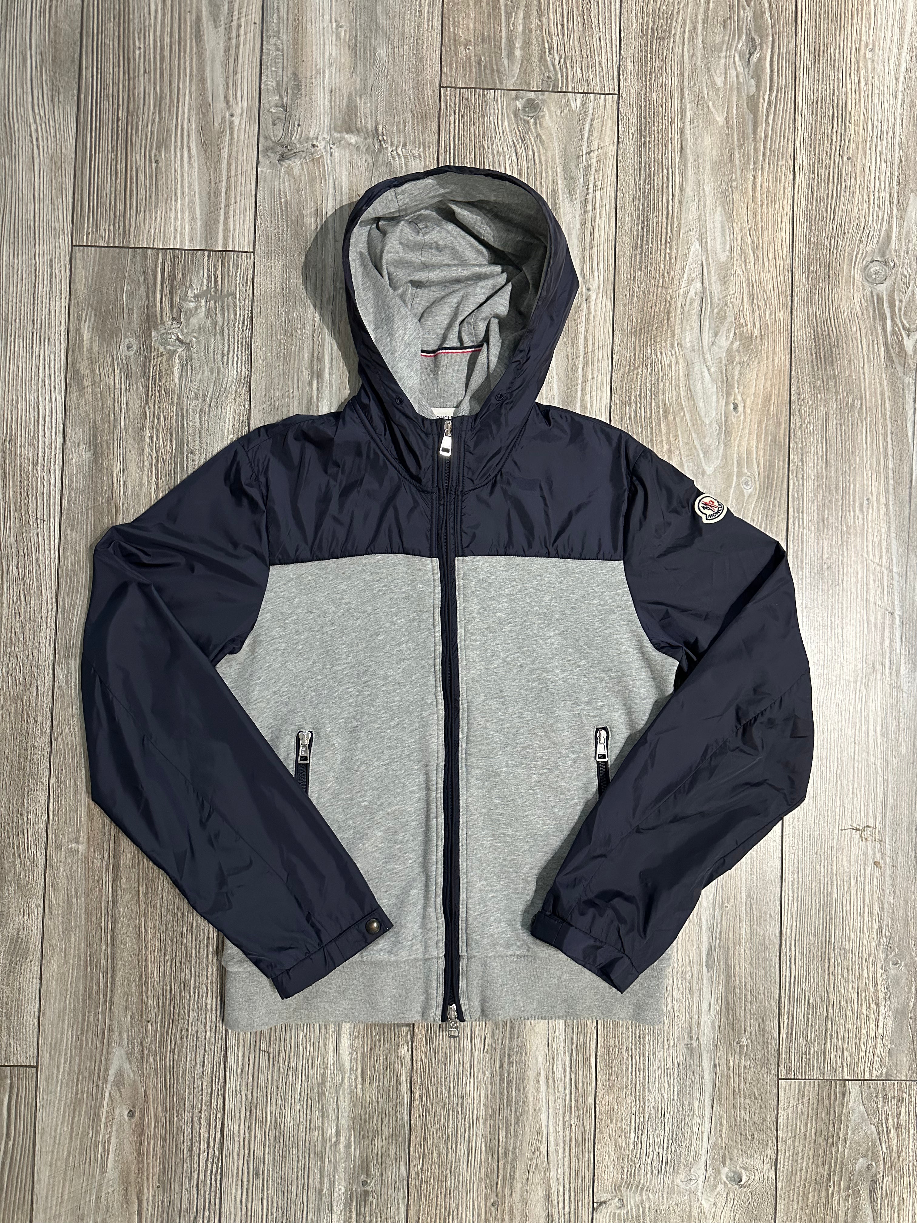 Moncler Cardigan (Fittaa M)