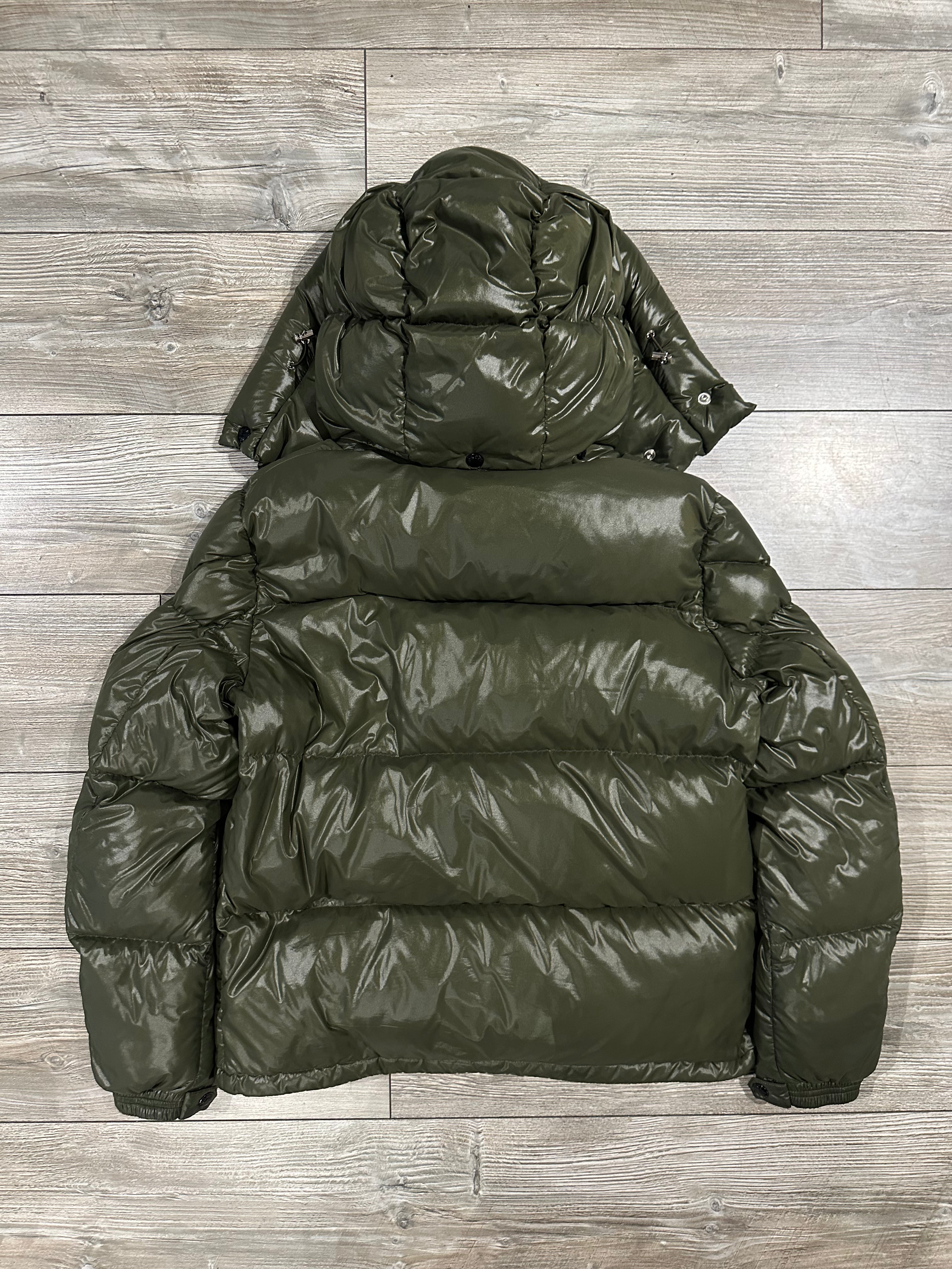 Moncler Jacket (Fittaa L)