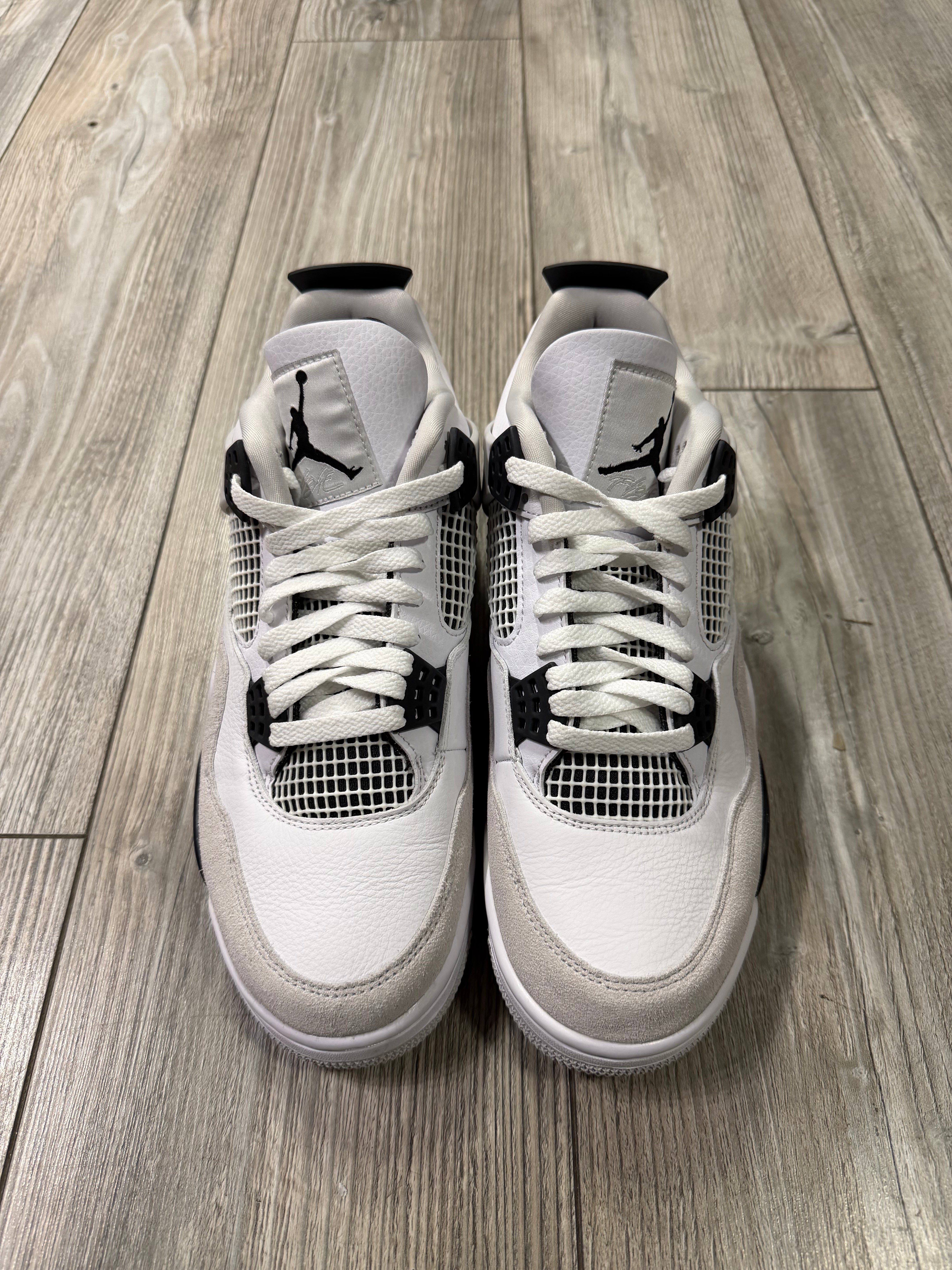 Jordan 4 Military Black (EU43)