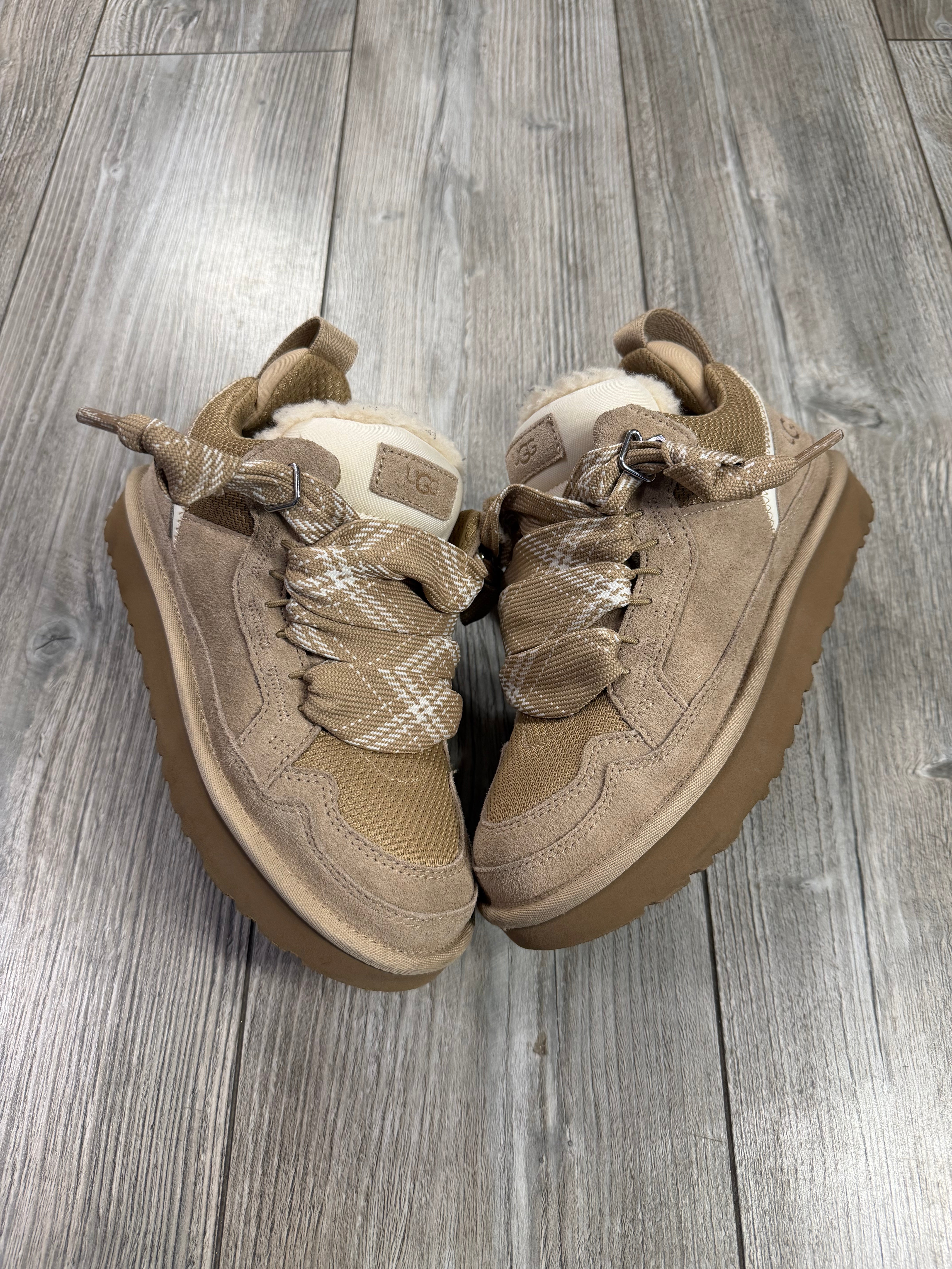 UGG Lowmel Sand (EU38)