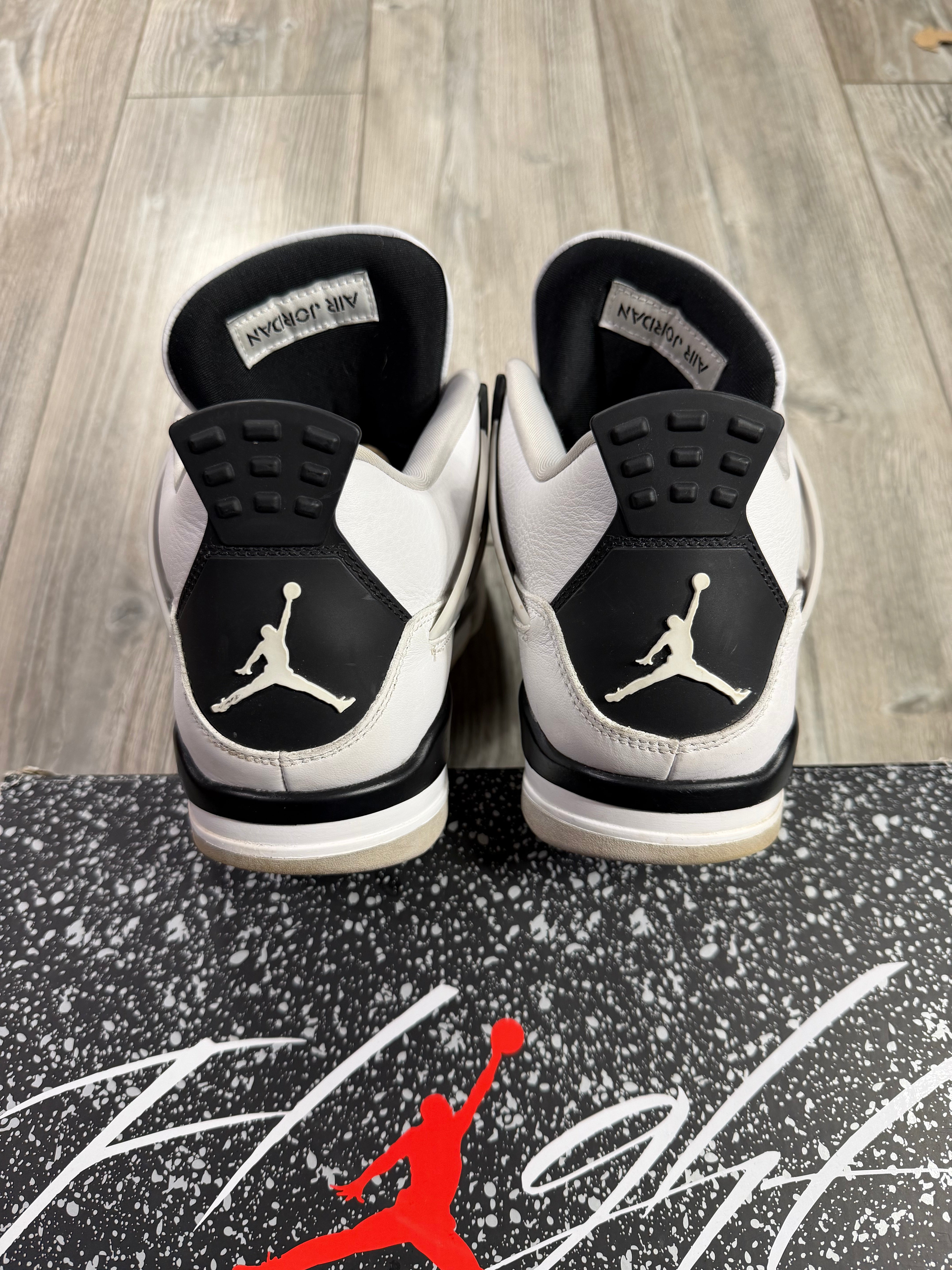 Air Jordan 4 Retro Military Black (EU44.5)