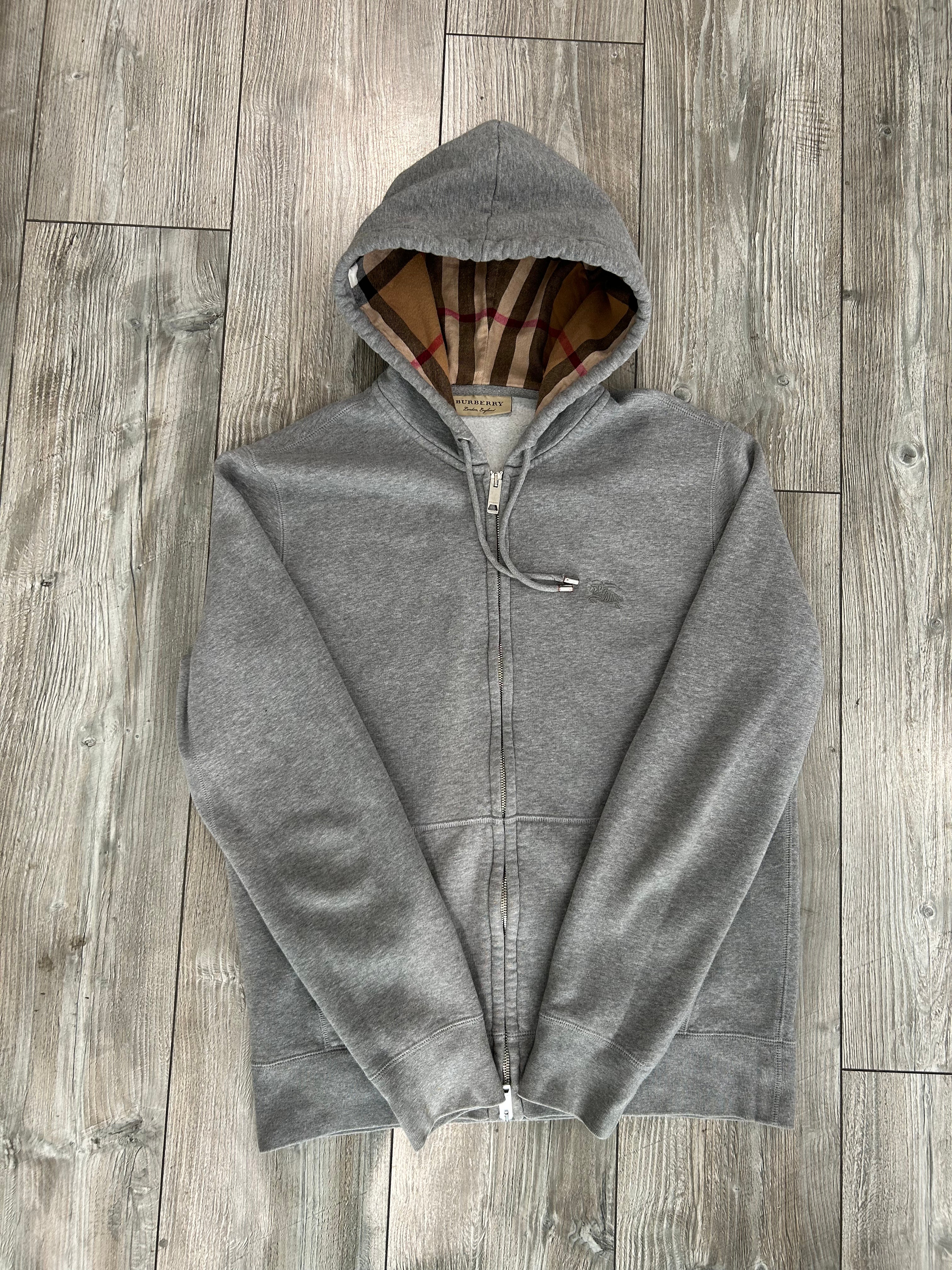 Burberry Zip-Up Hoodie (Fittaa S)