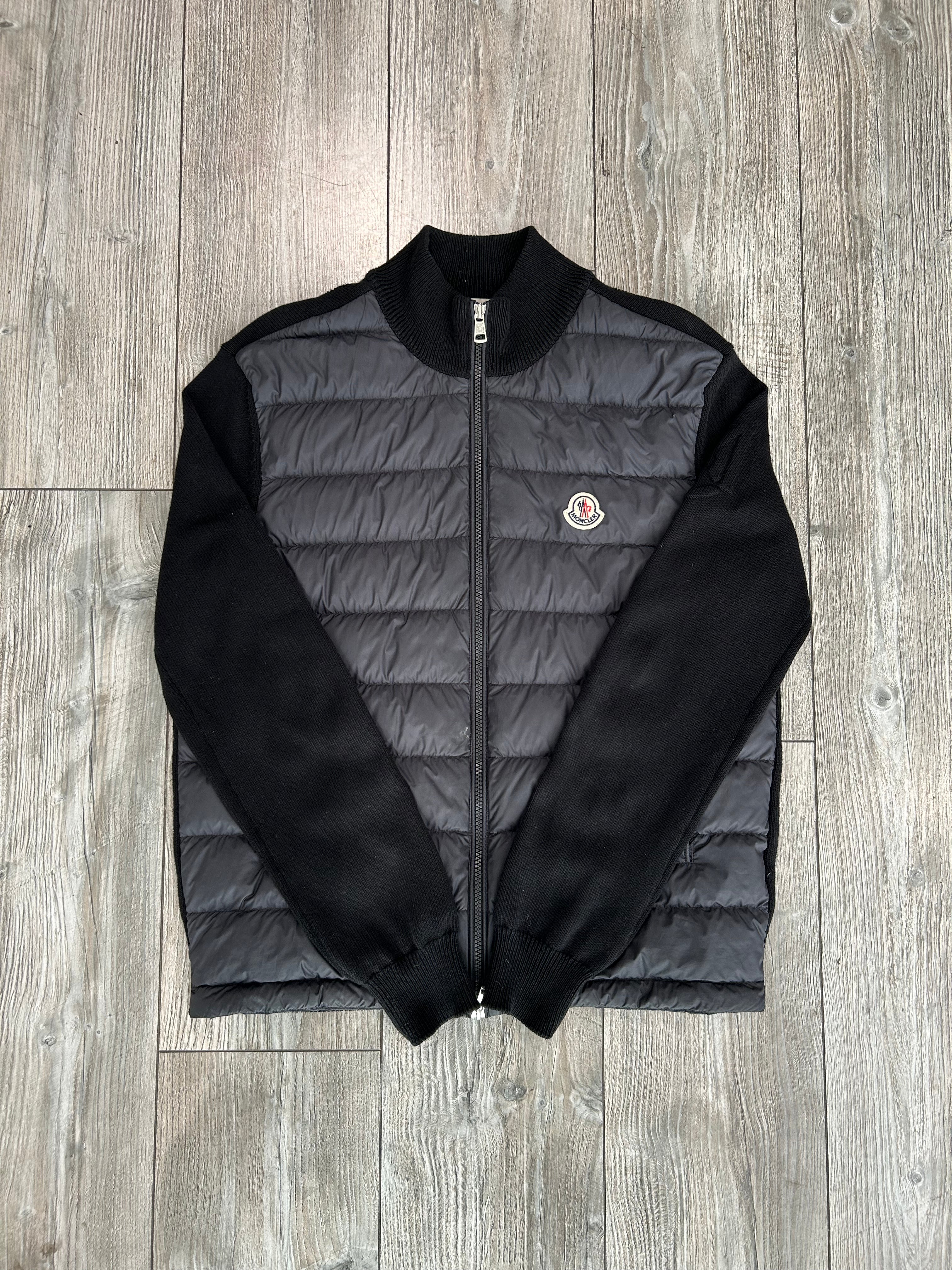 Moncler Cardigan (Fittaa M)