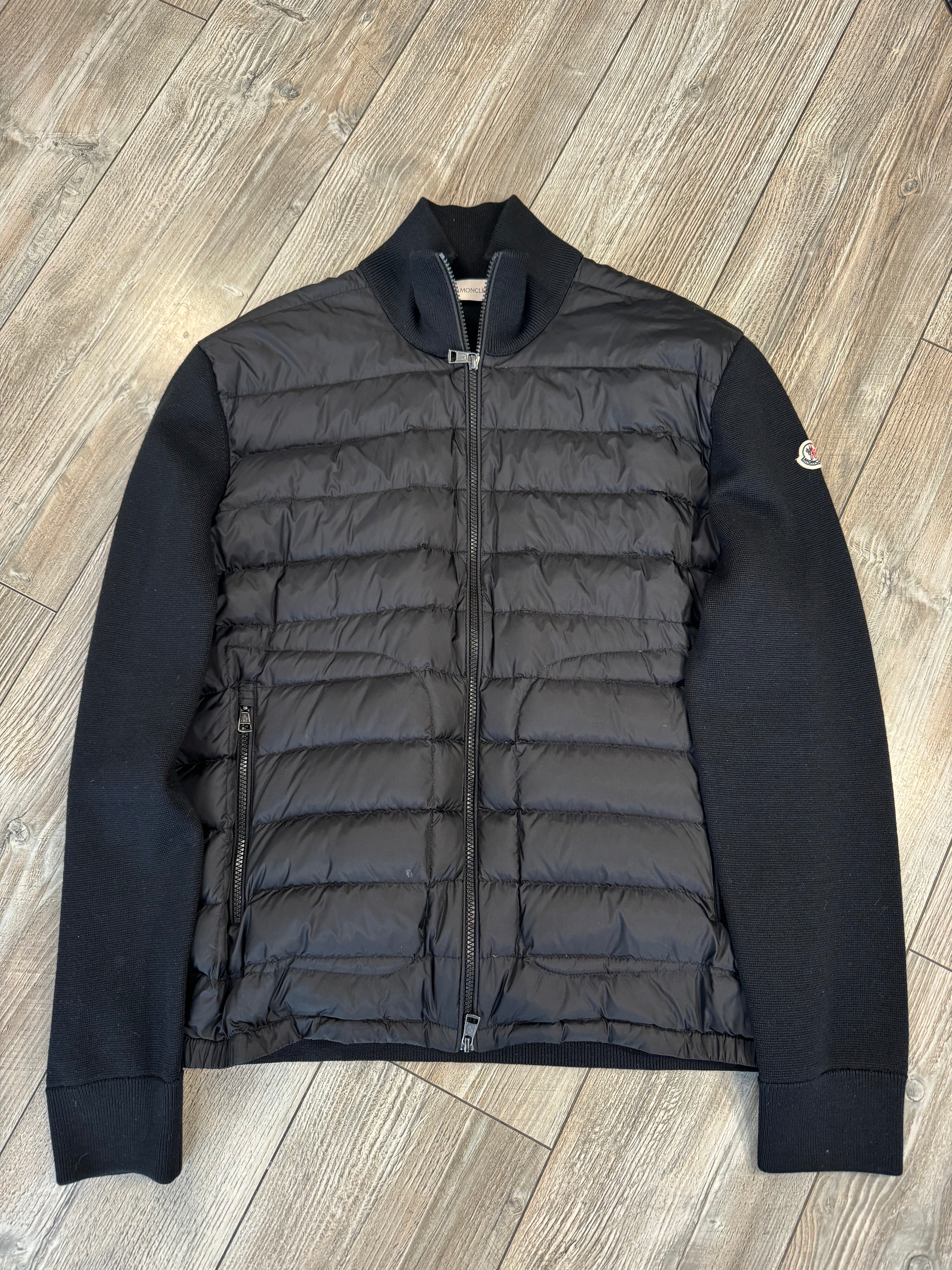Moncler Cardigan (Fittaa L)