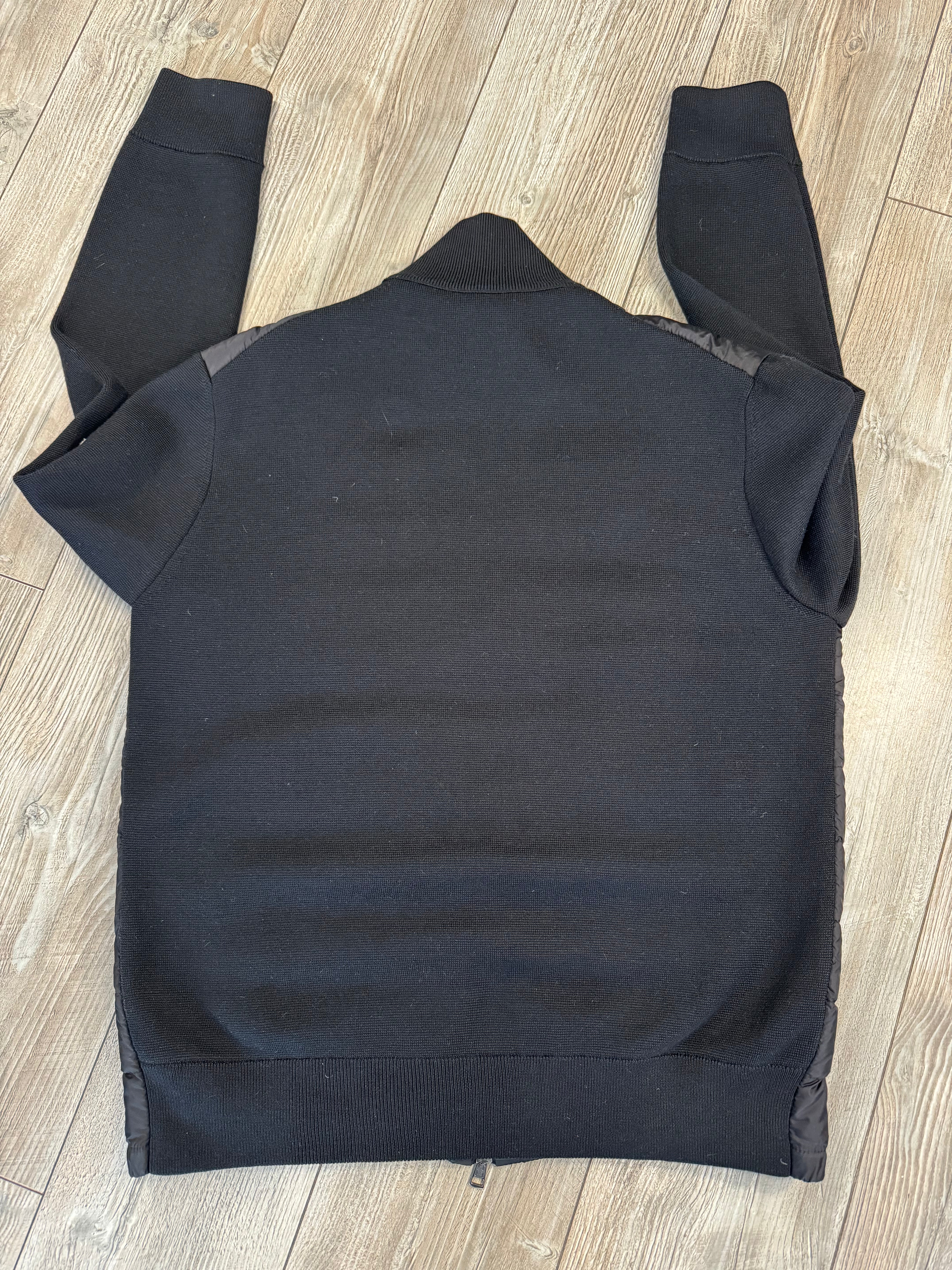 Moncler Cardigan (Fittaa L)