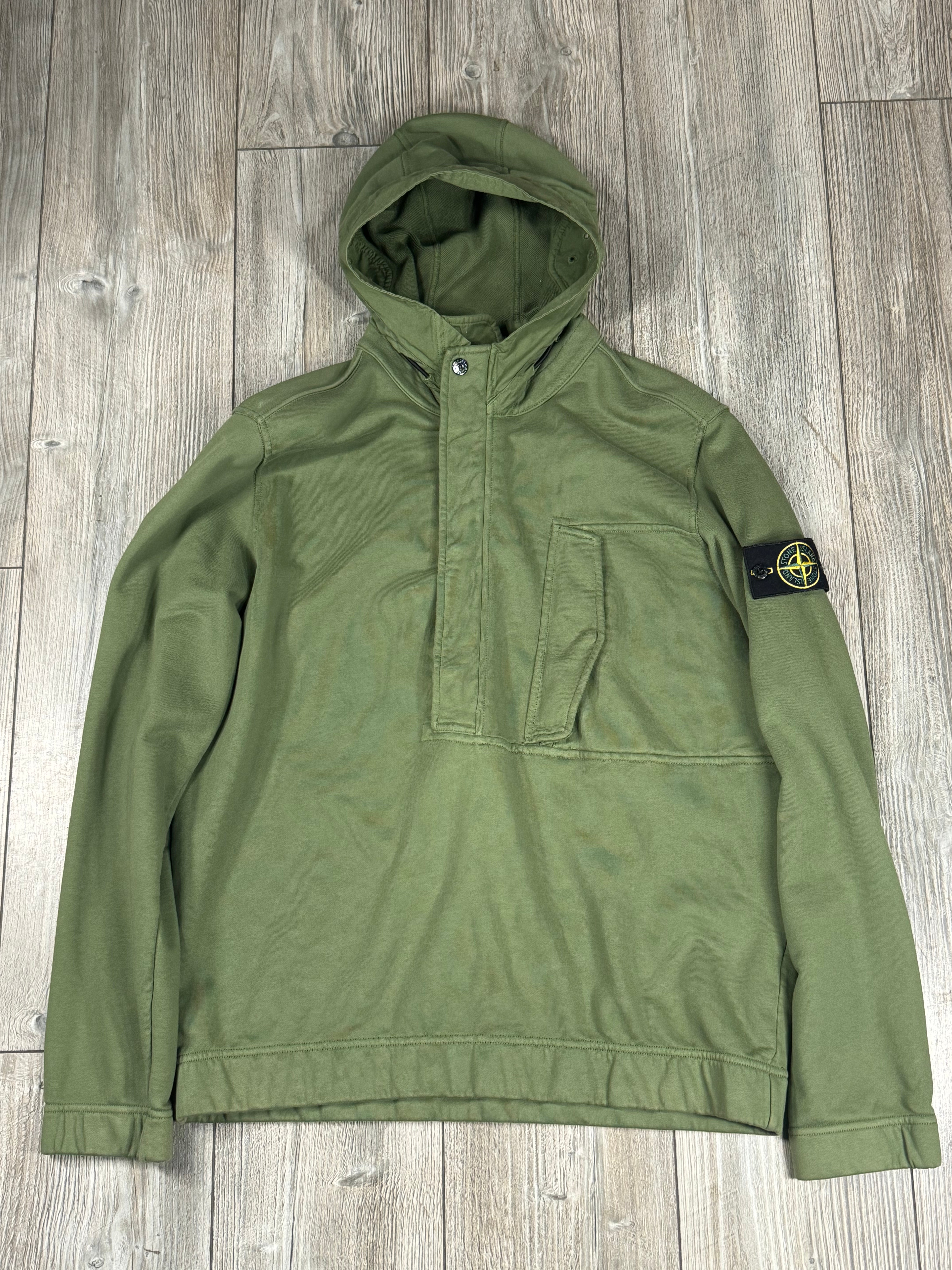 Stone Island Hoodie (Fittaa L)