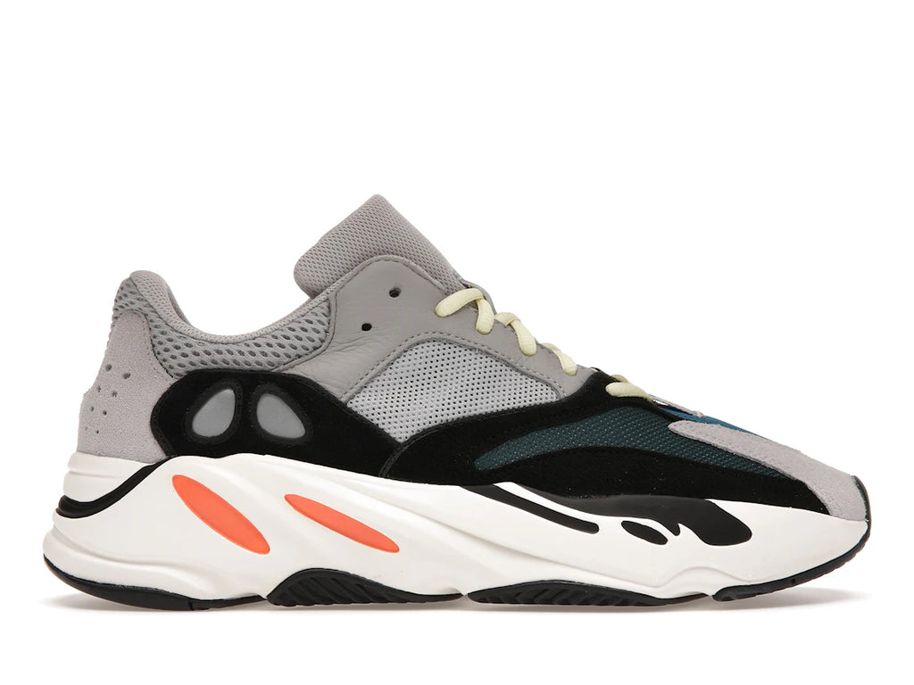 【美品】adidas YEEZY Boost 700 Wave Runner img01_ba13f6ec-74d5-49aa-8782-